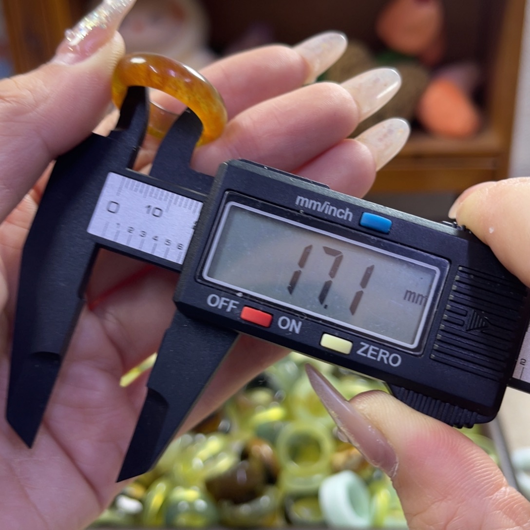 蛇纹石玉未镶嵌手镯22