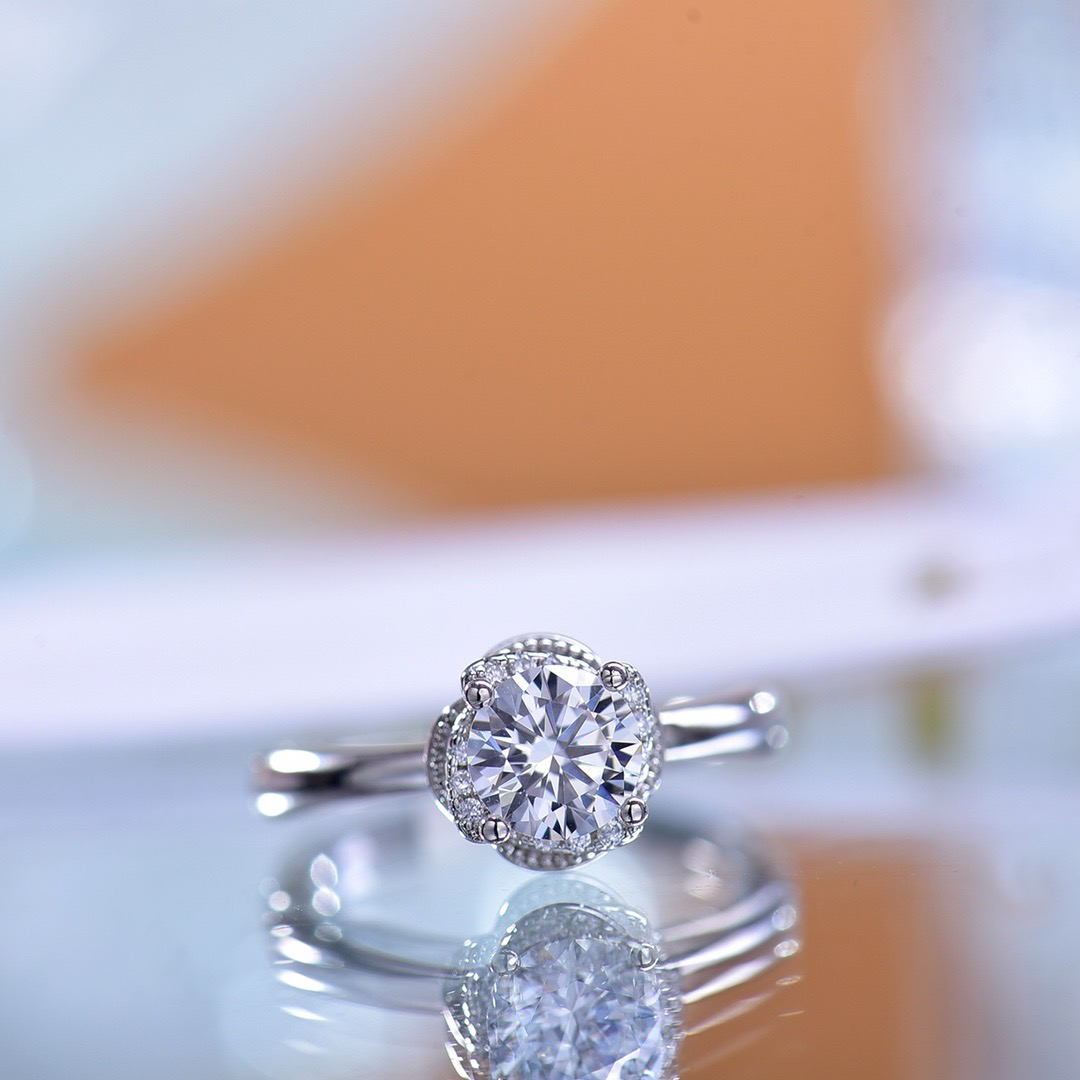 925银莫桑石银制品 【华尔慈】钻戒女时尚指环D色高品质莫桑0·5-2ct