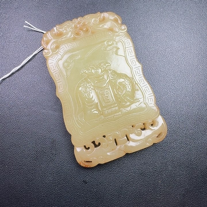 大***穹和田玉未镶嵌挂件