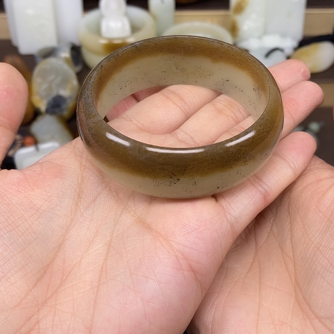 普***洱和田玉未镶嵌手镯