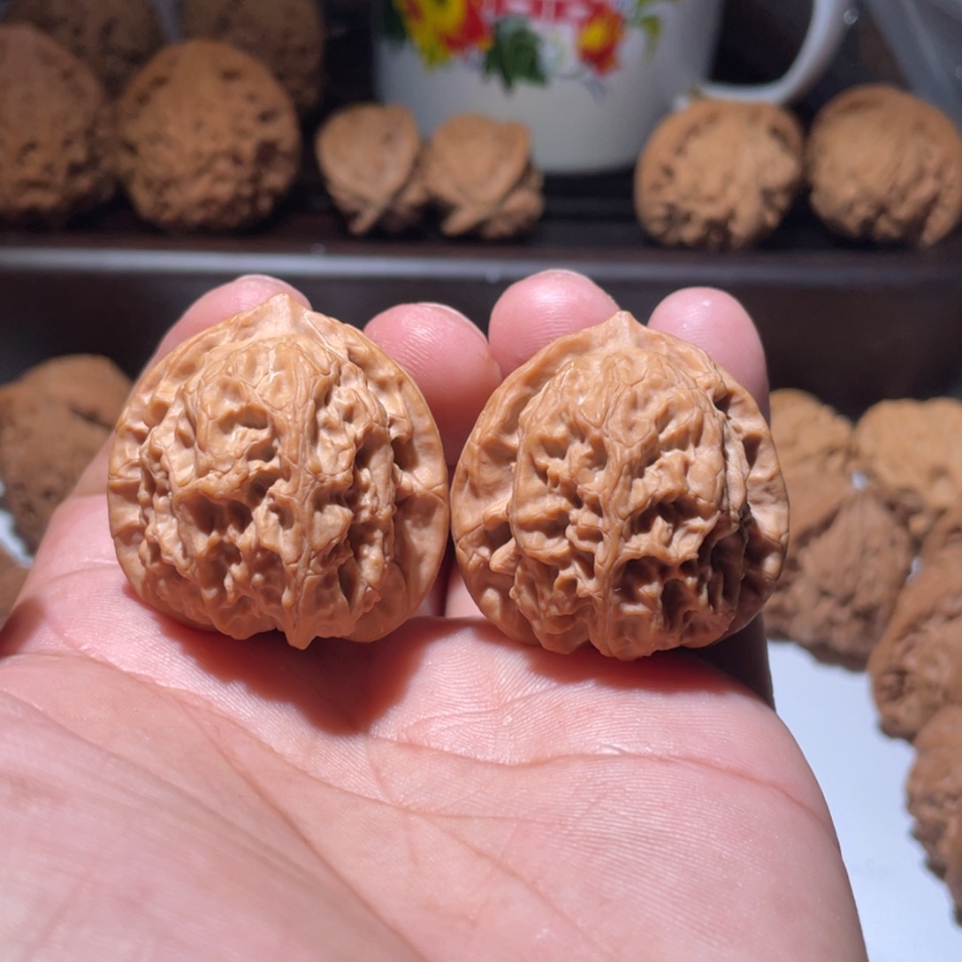 吊坠文玩核桃36.5梨木台