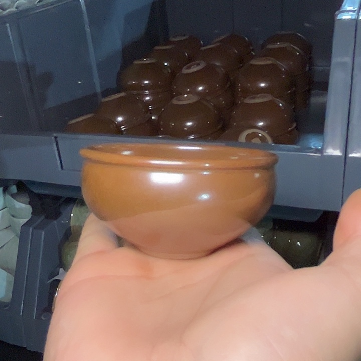 微瑕手工紫金钵一只