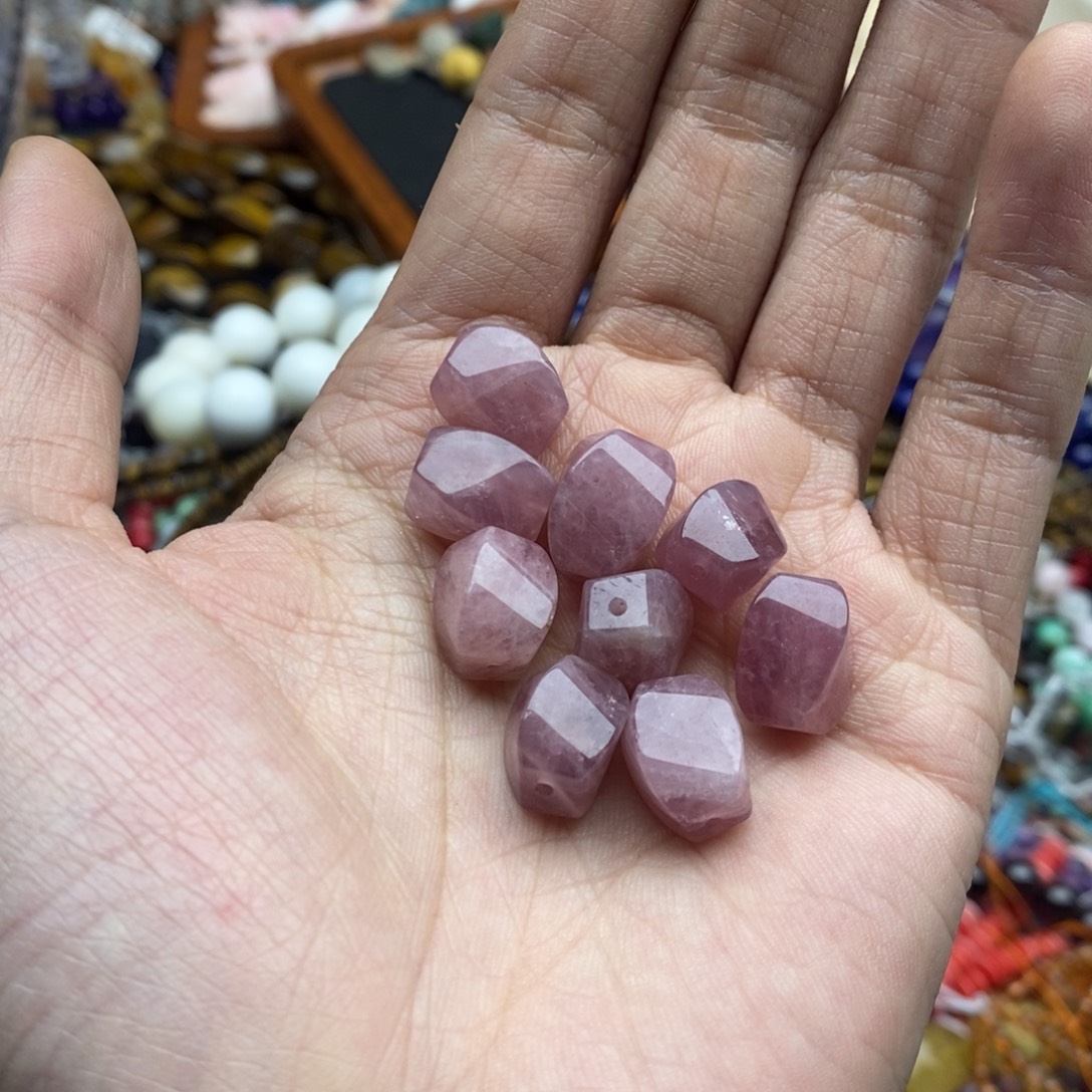玛瑙/玉髓未镶嵌珠宝半成品一个天然紫马粉纽纽桶珠9×12