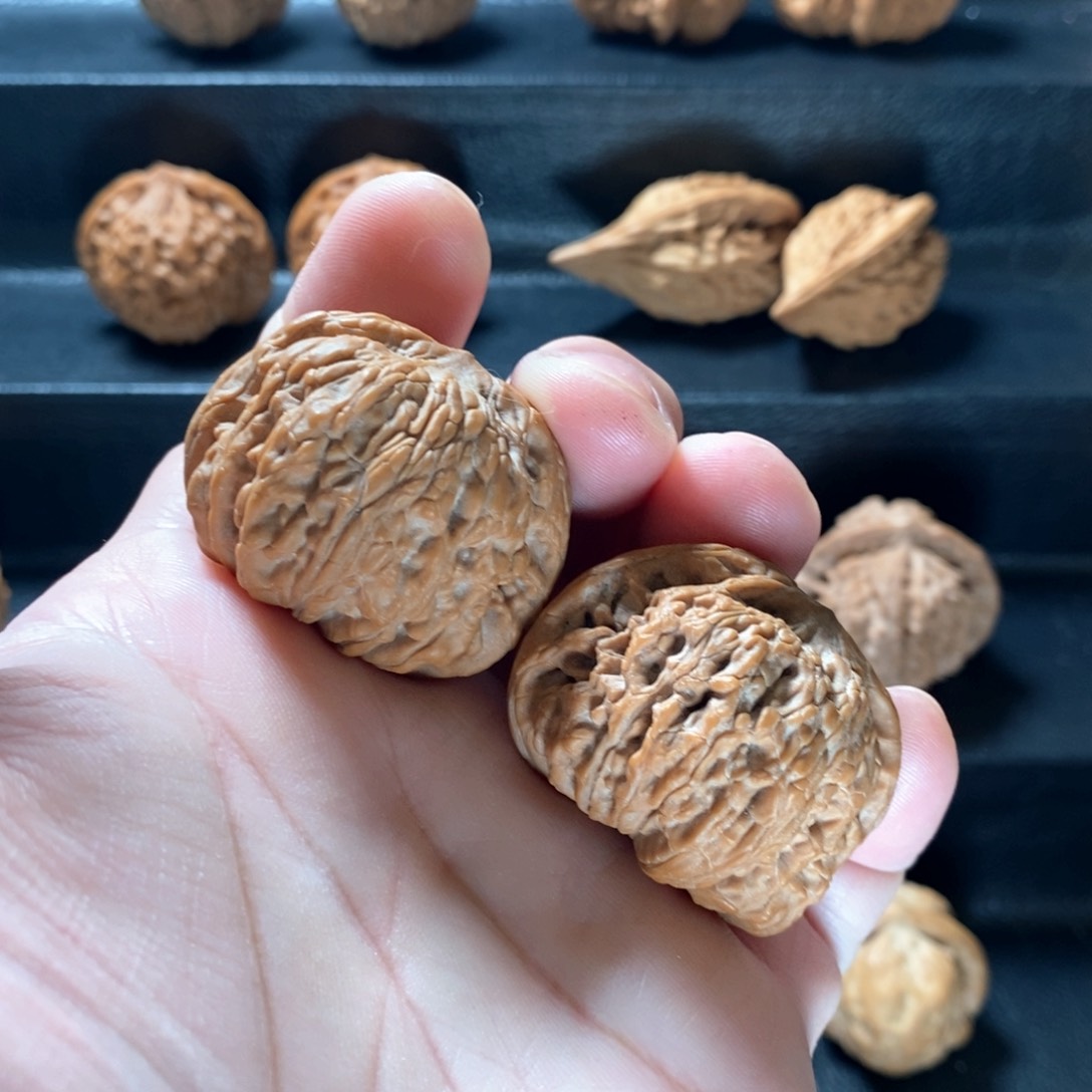 桃核把件原生态山地金算盘40
