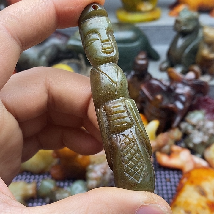 未镶嵌蛇纹石玉颈饰