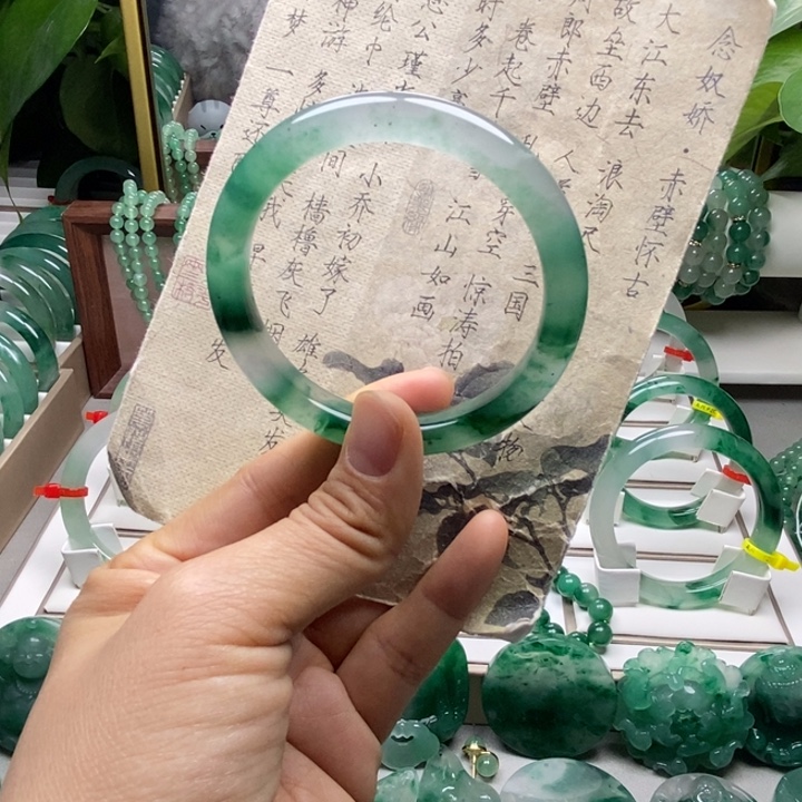石英质玉未镶嵌手镯