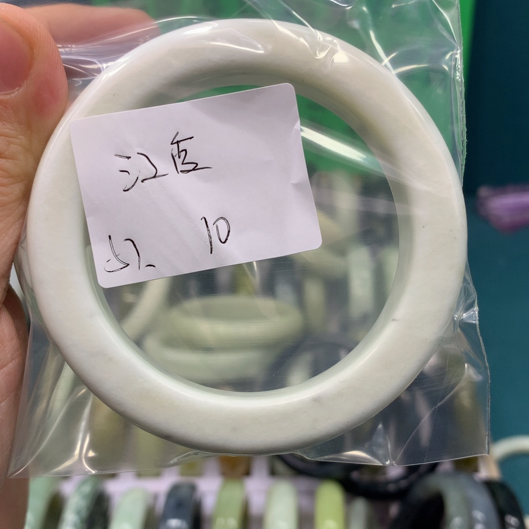 江****蛇纹石玉未镶嵌手镯