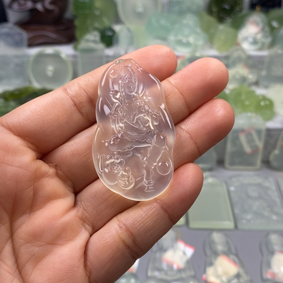 時****蛇纹石玉未镶嵌颈饰