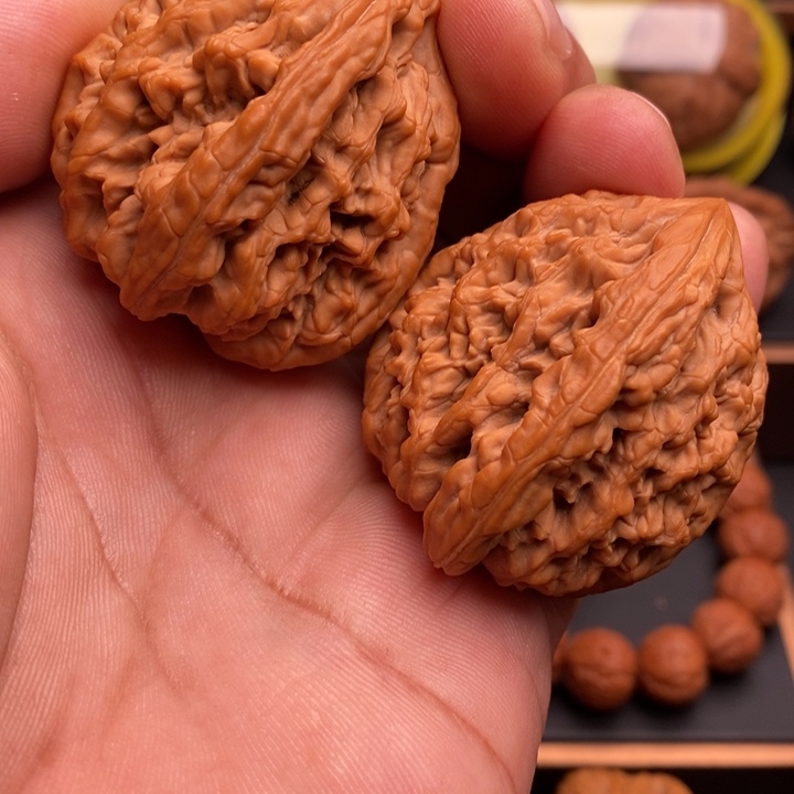 文玩核桃把件汽****工虎头王