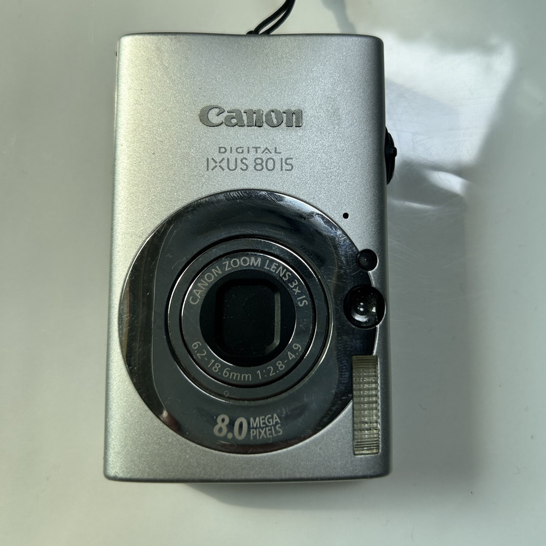 ixus80is 800w像素  功能正常 屏幕右侧轻微发黄