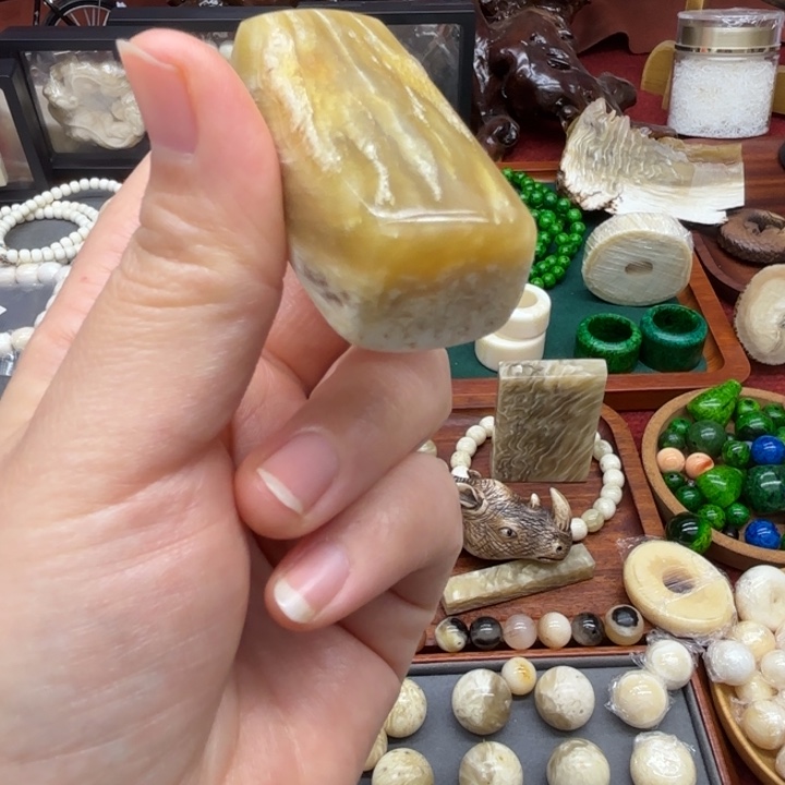 陶瓷牛印象手把件31克 