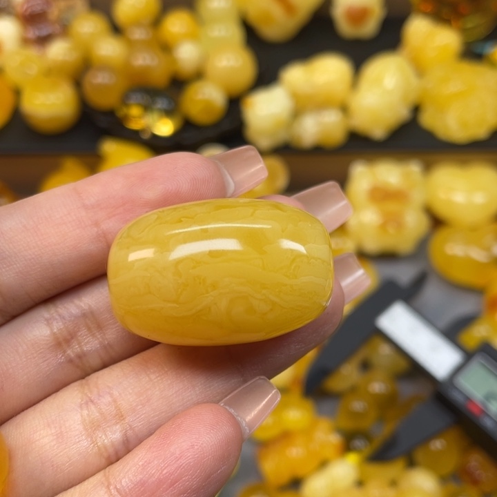 海***子琥珀未镶嵌珠宝奇石