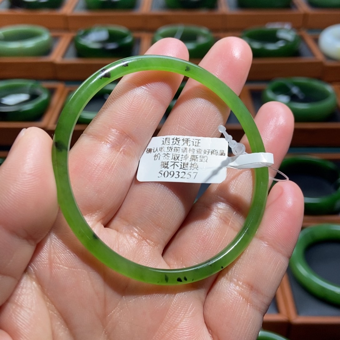 和田玉（碧玉）未镶嵌手镯苹果绿5556