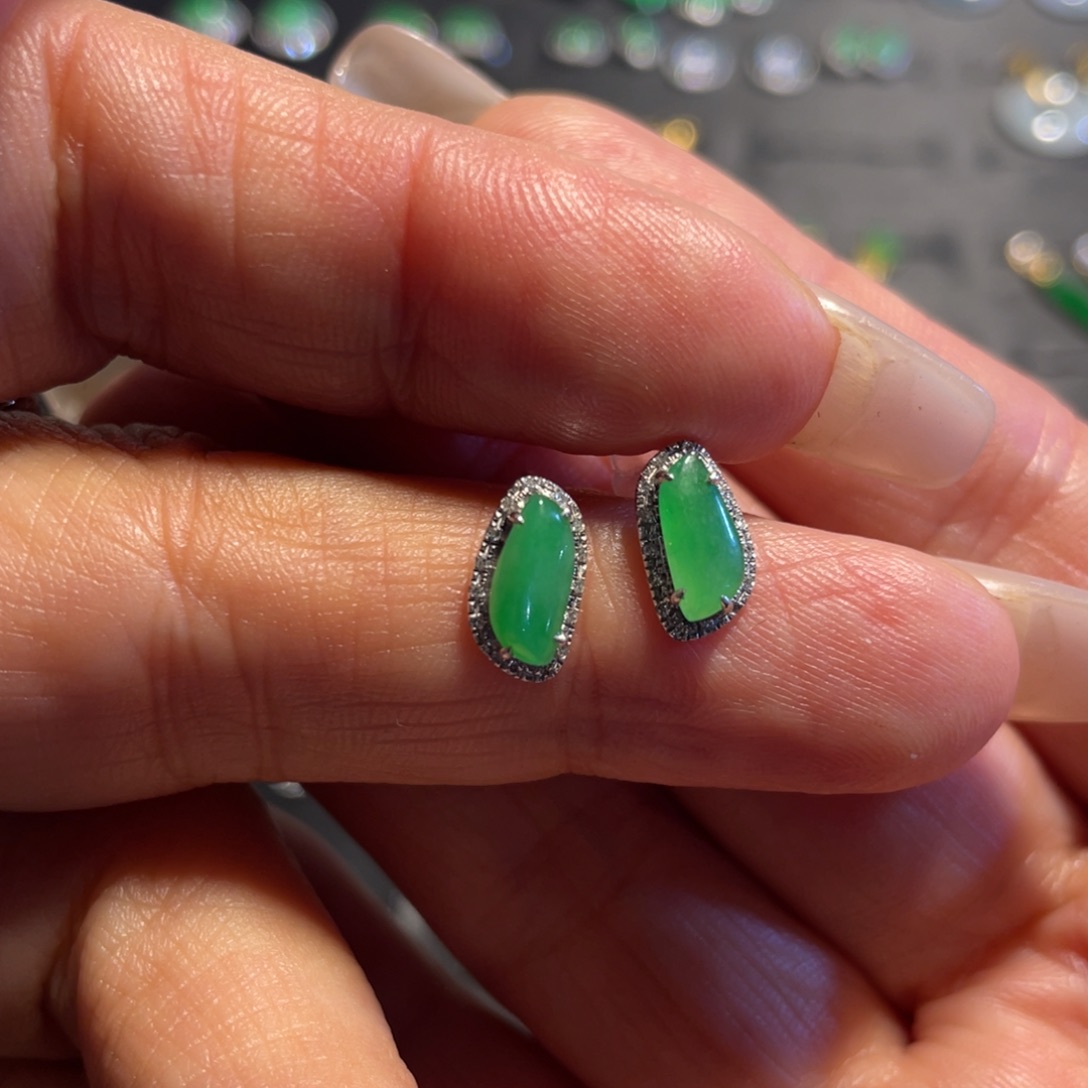 定制翡翠18K金镶嵌蛋面