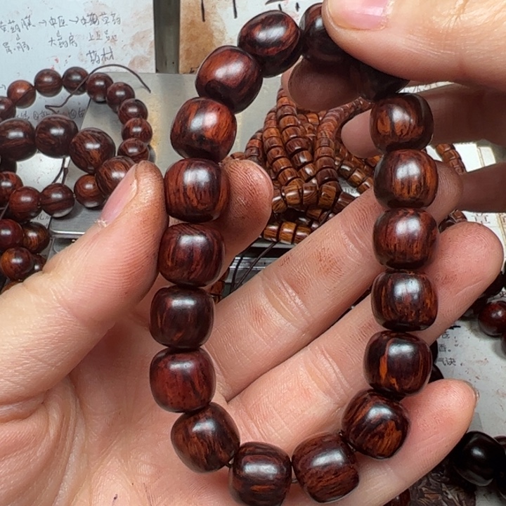 藤类海南红降12老型黑金底天花板