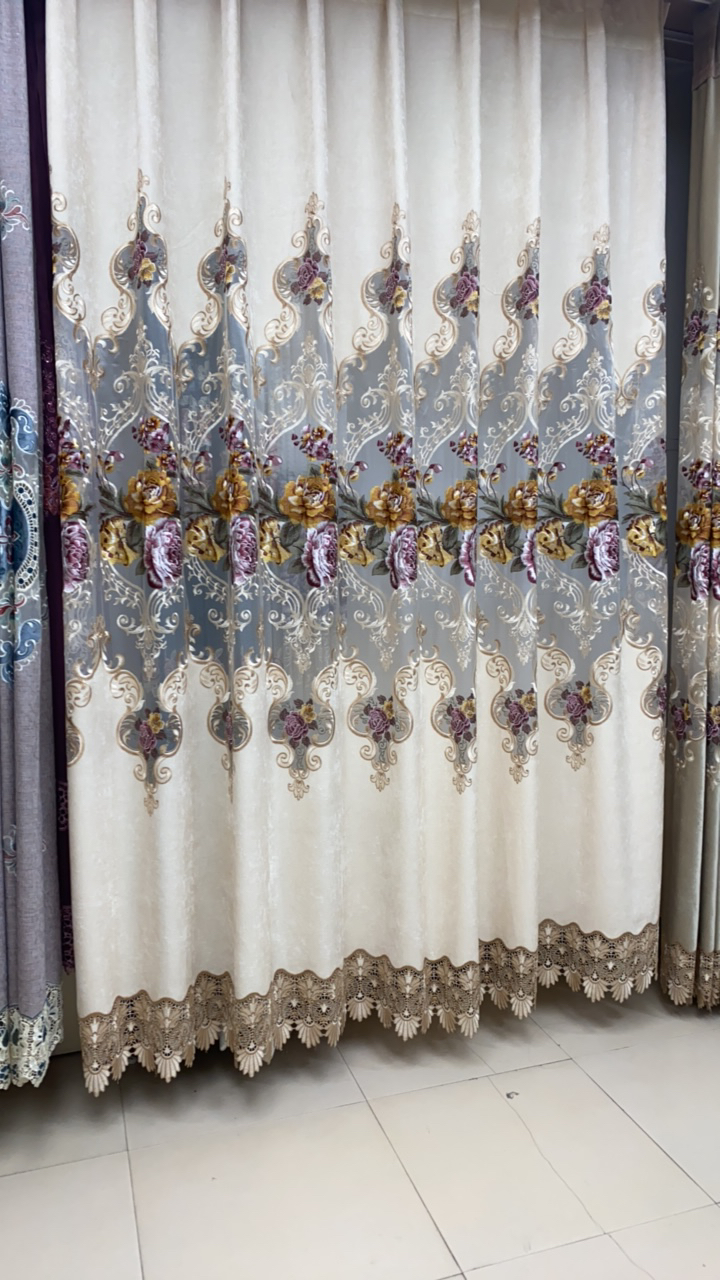 米色重工刺绣大镂空布帘5.6米对开，2.5高打孔