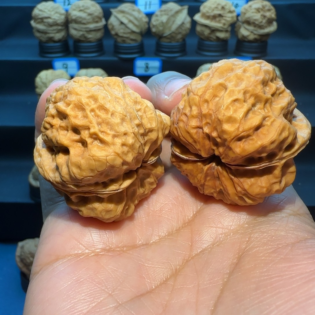 浪***ヾ桃核把件河涌蛙核桃