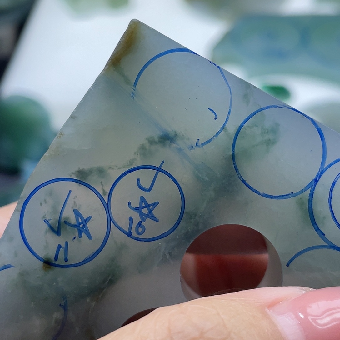 定制翡翠未镶嵌小*兽珠子