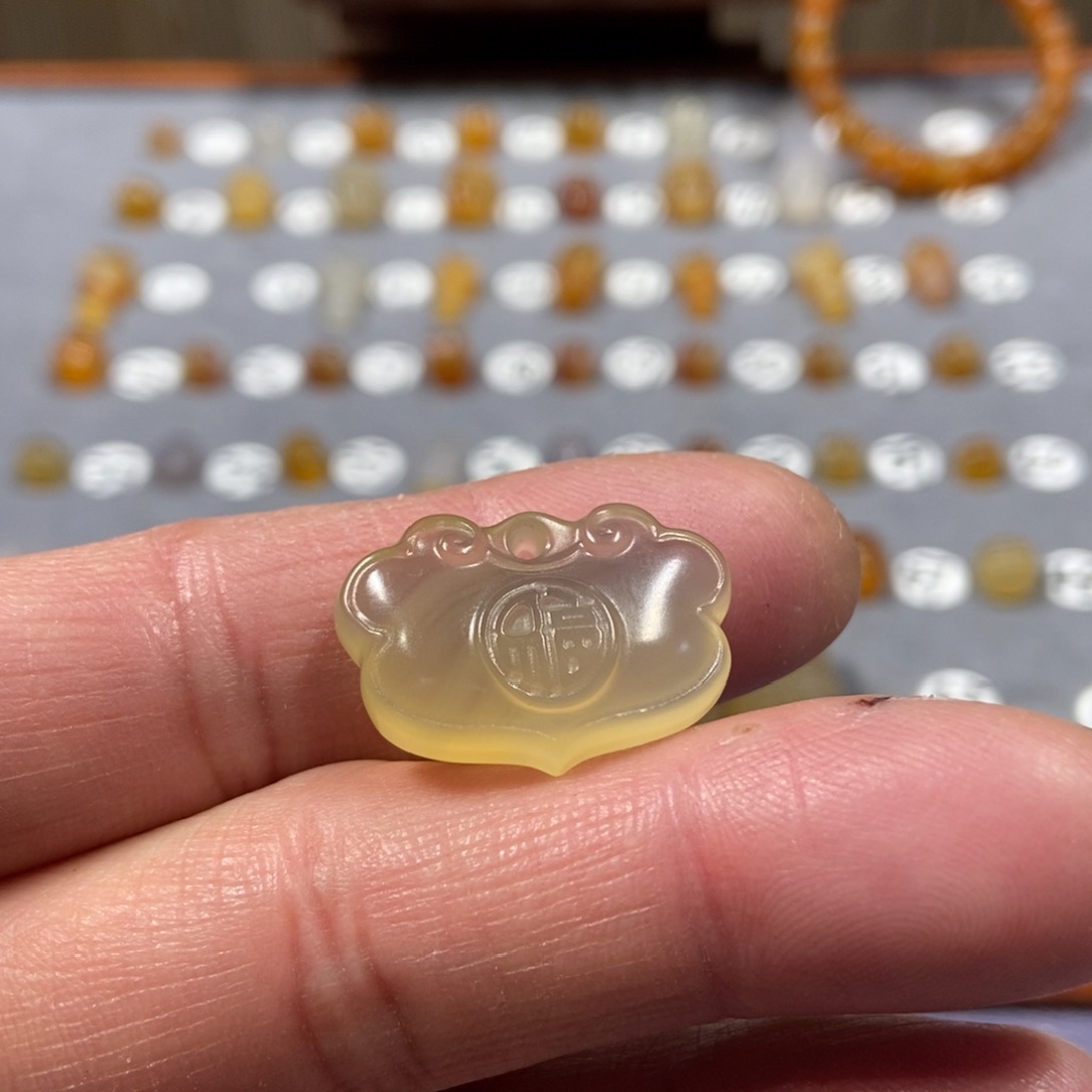 朗***能玛瑙/玉髓合金颈饰锁