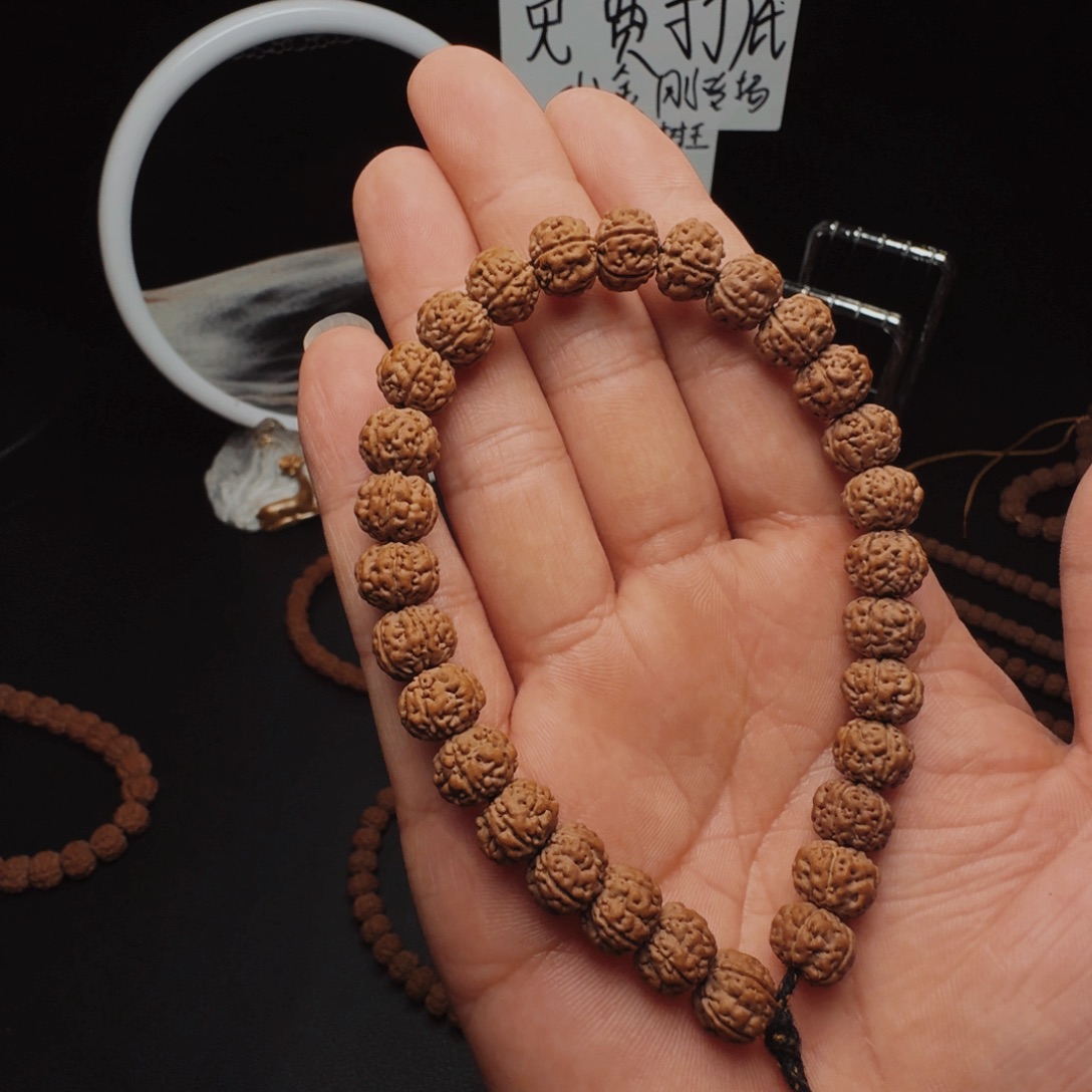 随***@手串金刚菩提老树王