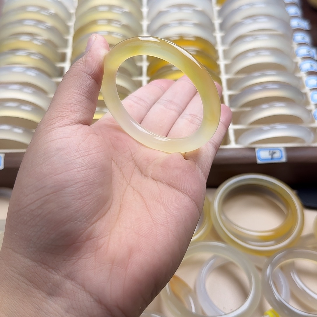 玛瑙/玉髓未镶嵌手镯53圈口