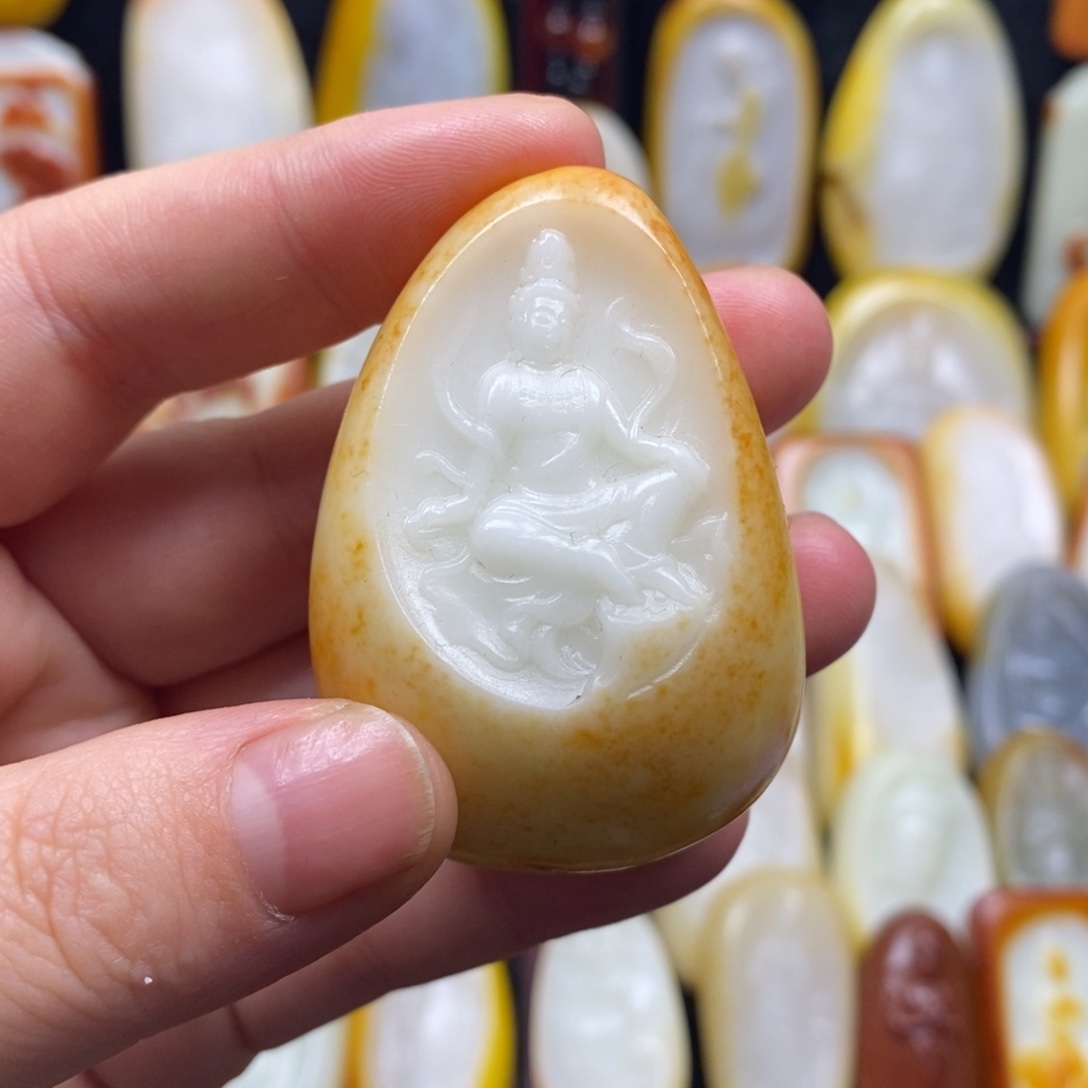 和田玉未镶嵌颈饰