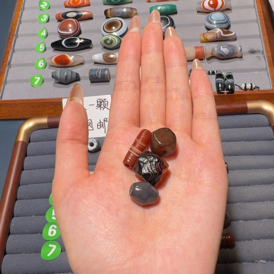 朝***季玛瑙/玉髓未镶嵌珠宝半成品