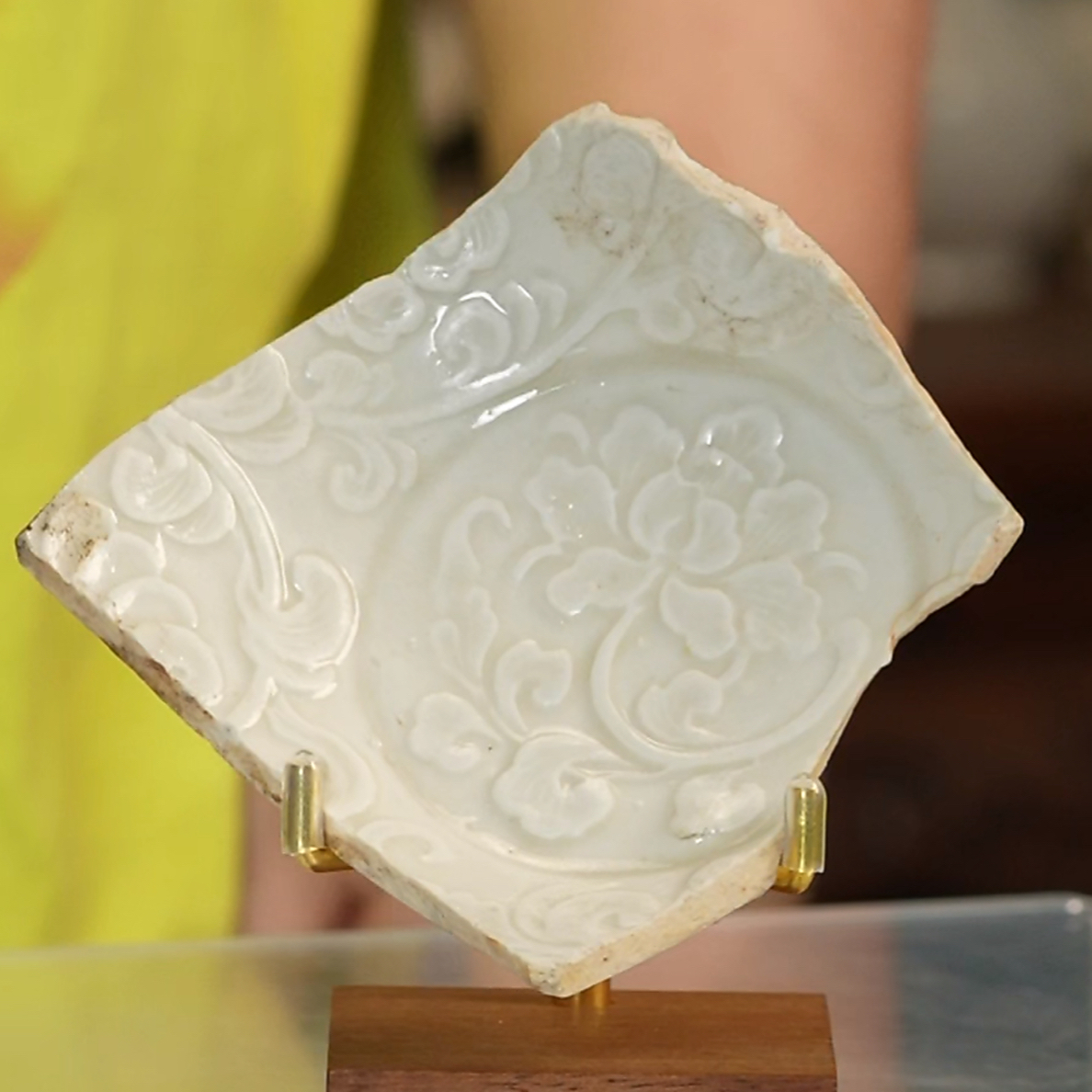 定窑白釉刻划花卉纹标本