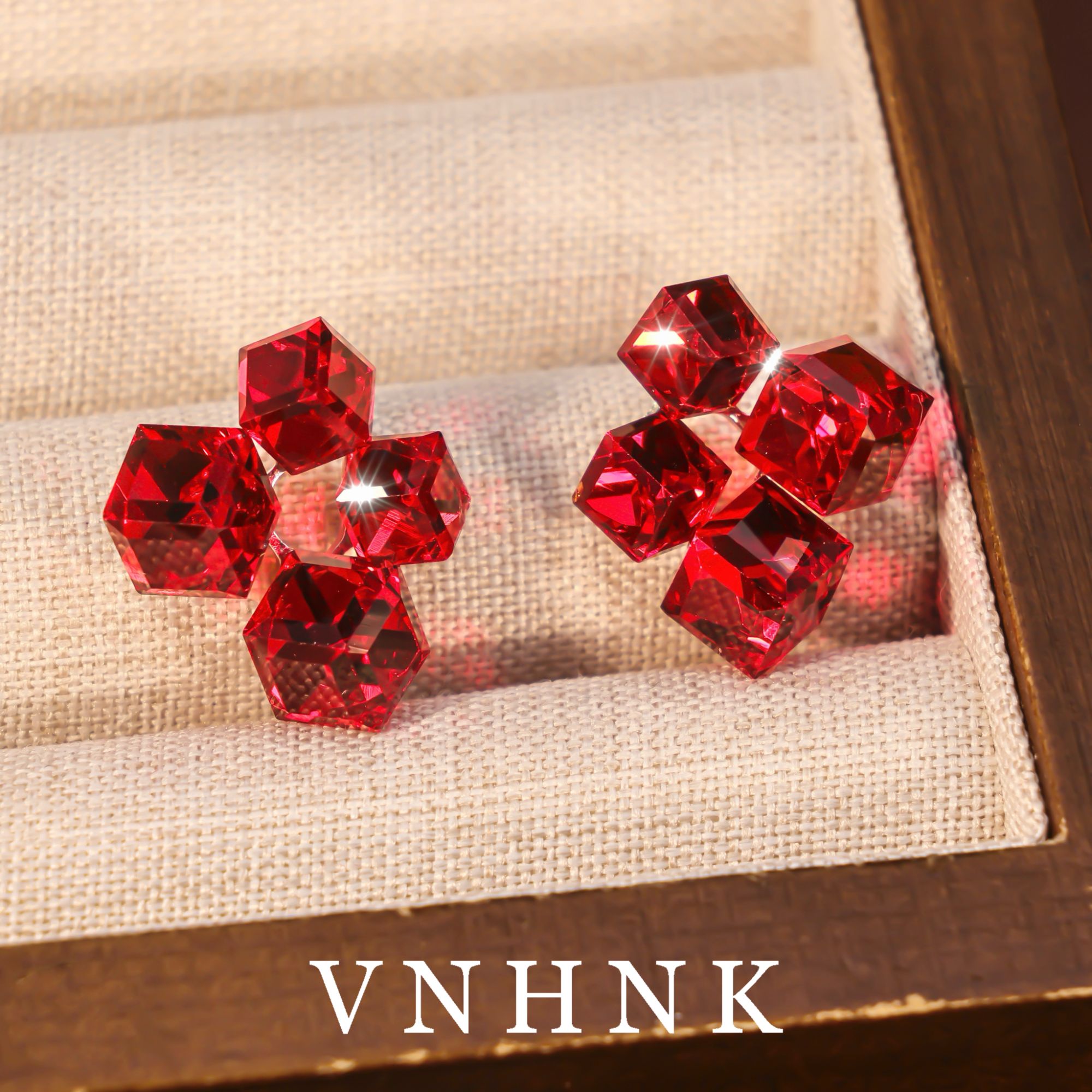 铜合金合成锆石耳饰 美可儿  K184  红色时尚气质耳环