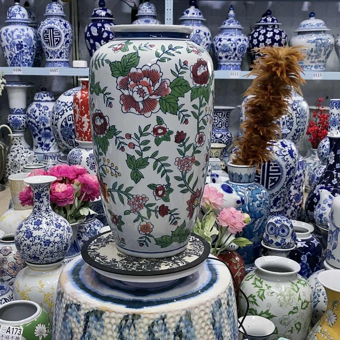 【闪购商品】摆件五彩萝卜瓶瓷器………………………………
