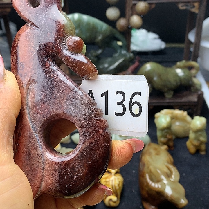 和田玉未镶嵌车挂