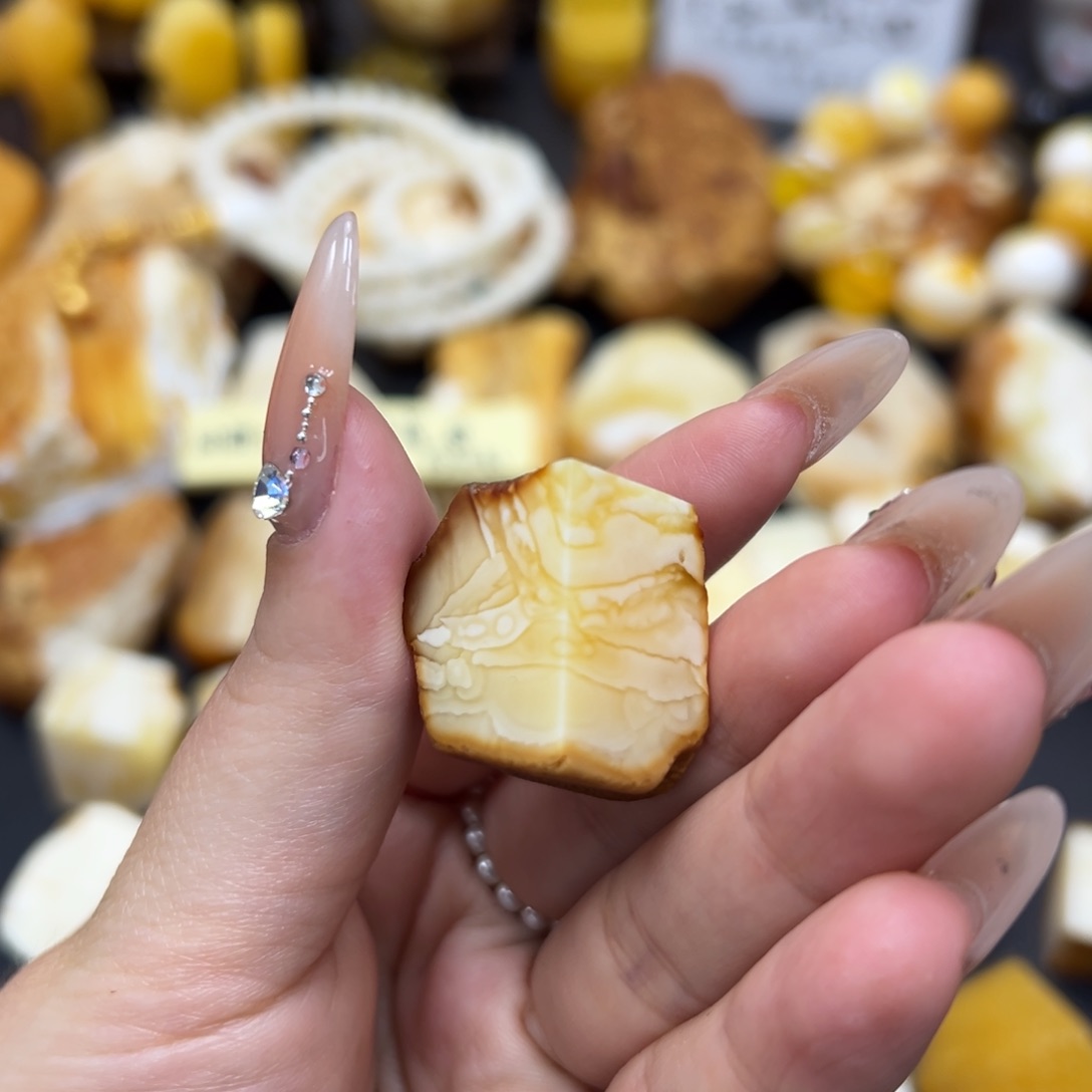定制琥珀未镶嵌蜜蜡