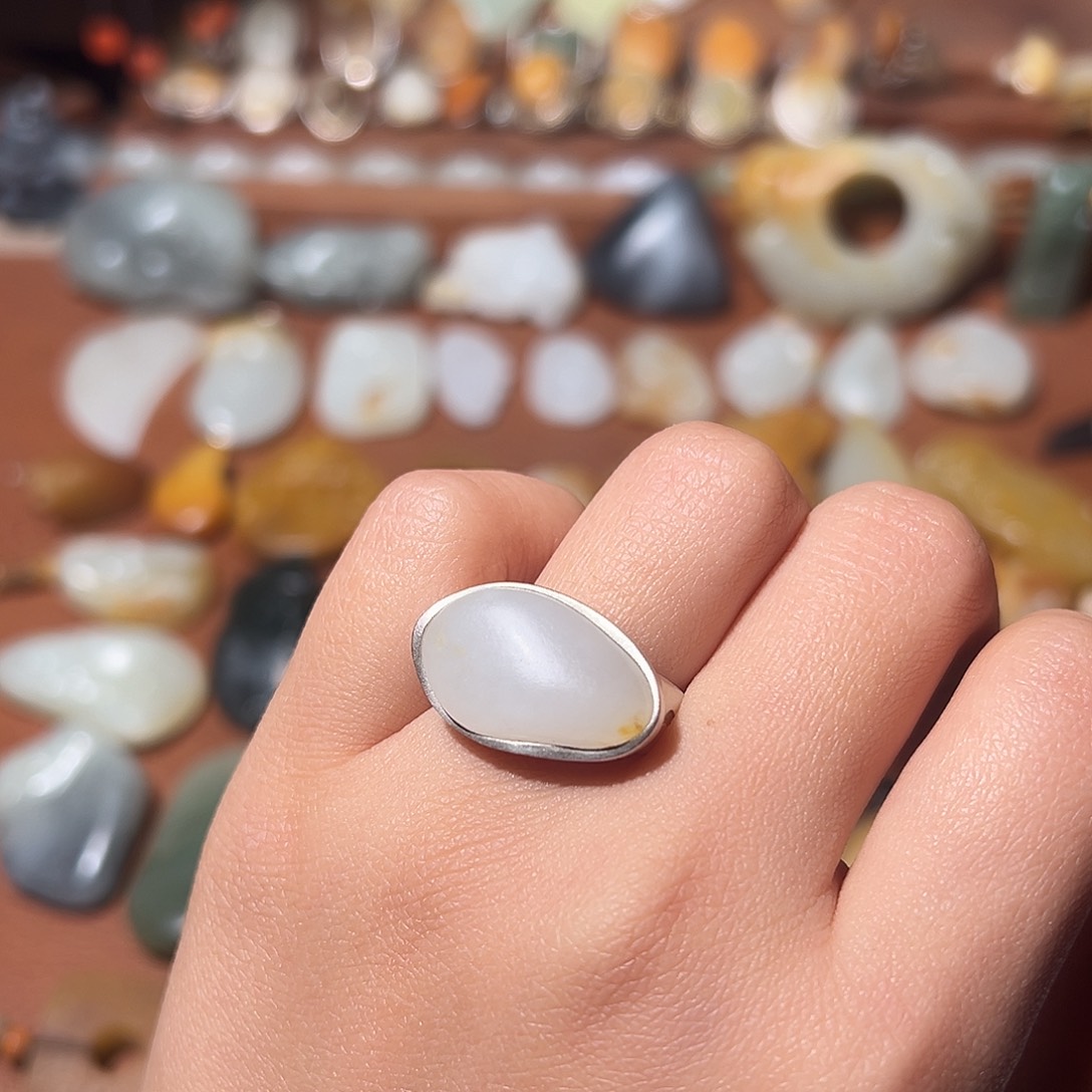 和田玉银S925镶嵌颈饰卡****够