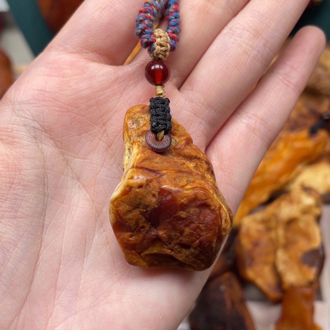 琥珀珠宝奇石未镶嵌