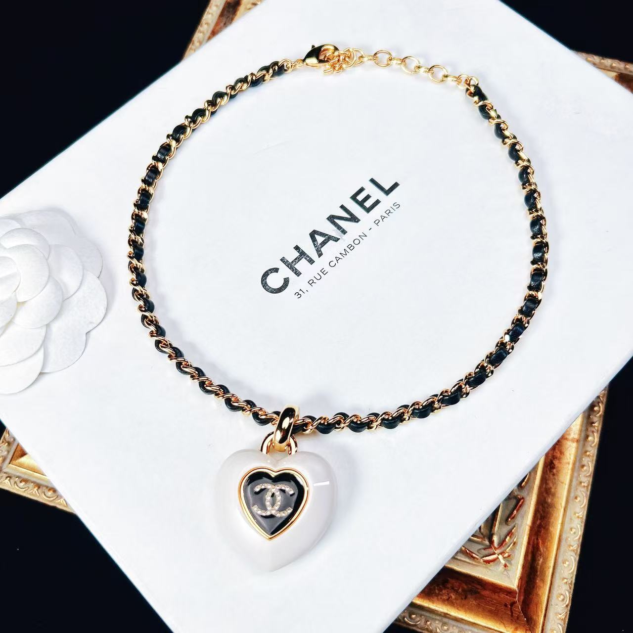 95新 Chanel/香奈儿 柚礼中古/香奈儿黑白桃心皮穿项链lz511012