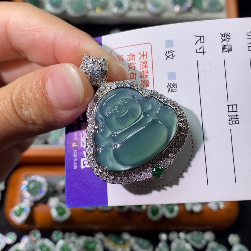 【闪购商品】翡翠颈饰未镶嵌猪*儿天然