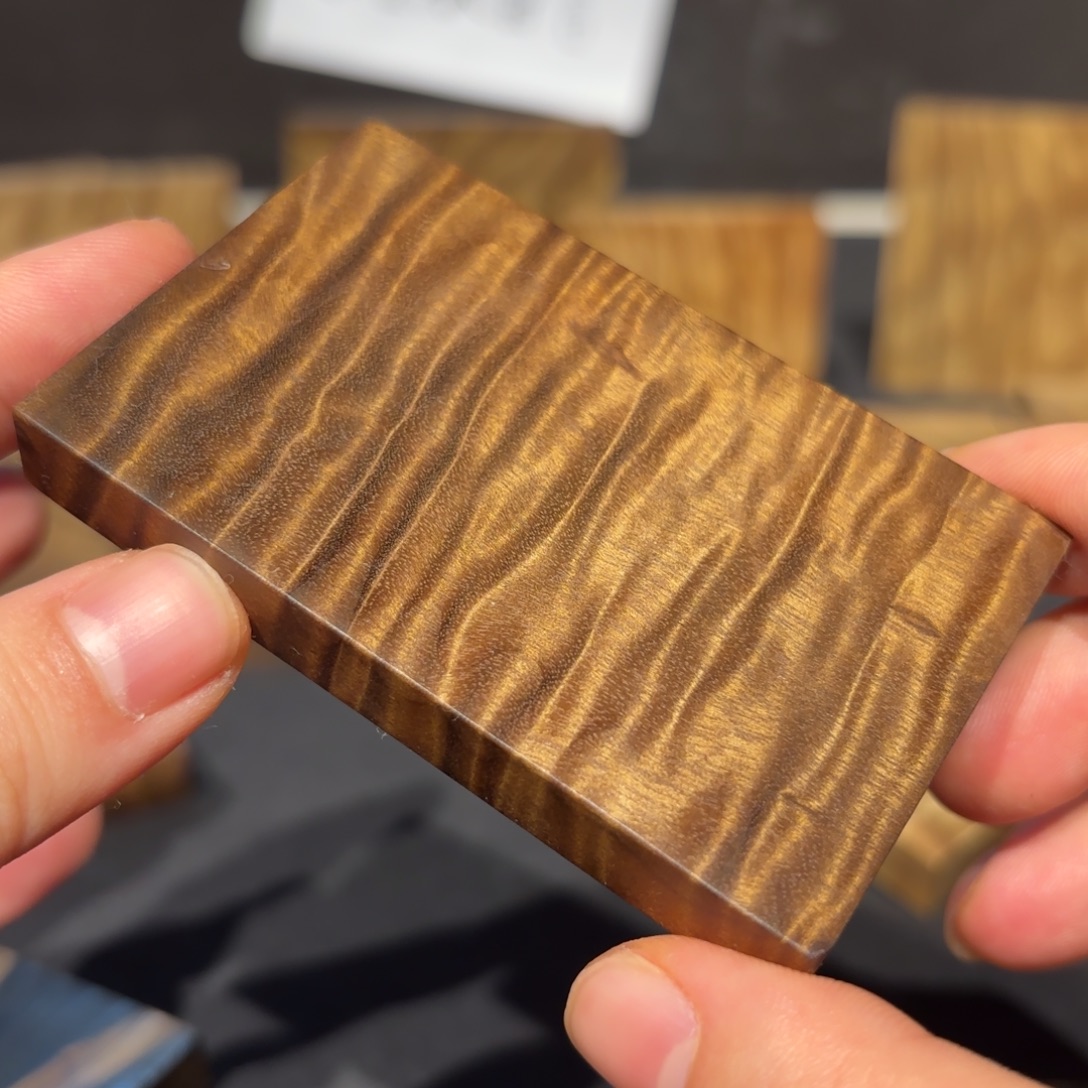 ㅤ***ㅤ金丝楠木无事牌材料