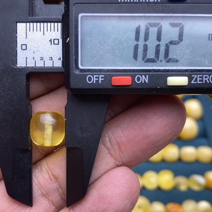 裸石琥珀未镶嵌22号10.2*10.1