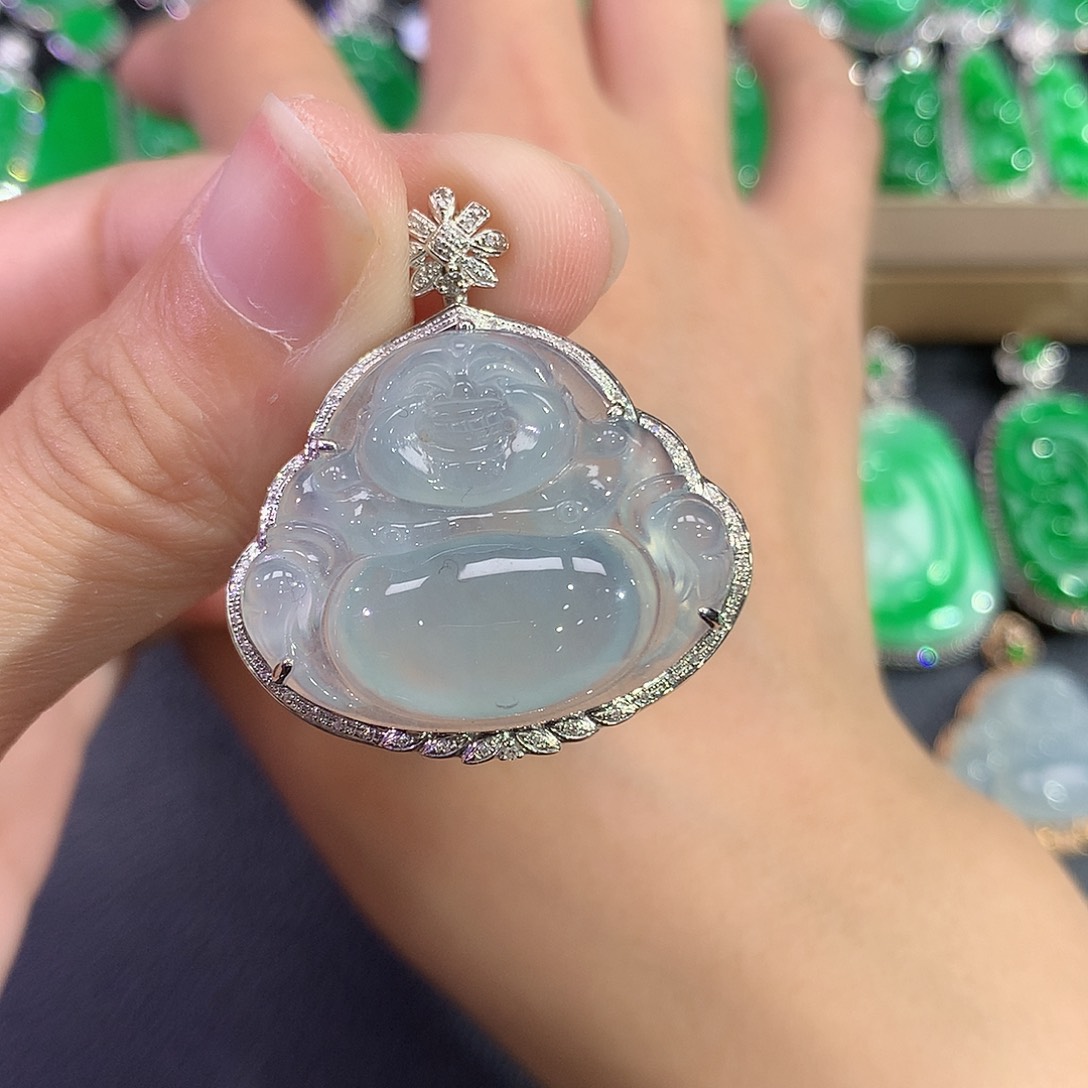 翡翠18K金镶嵌吊坠(赠链)