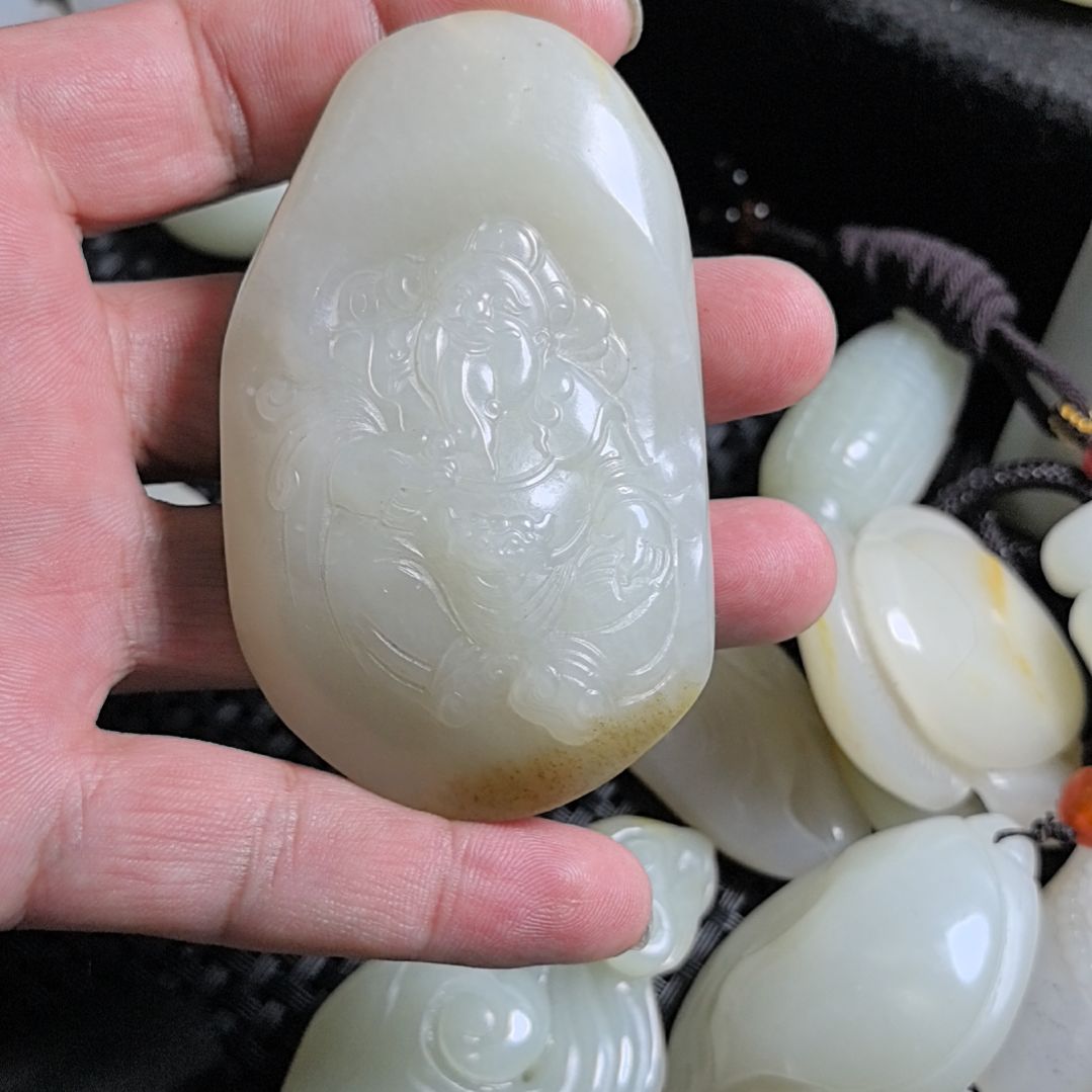 哦***一未镶嵌和田玉把件