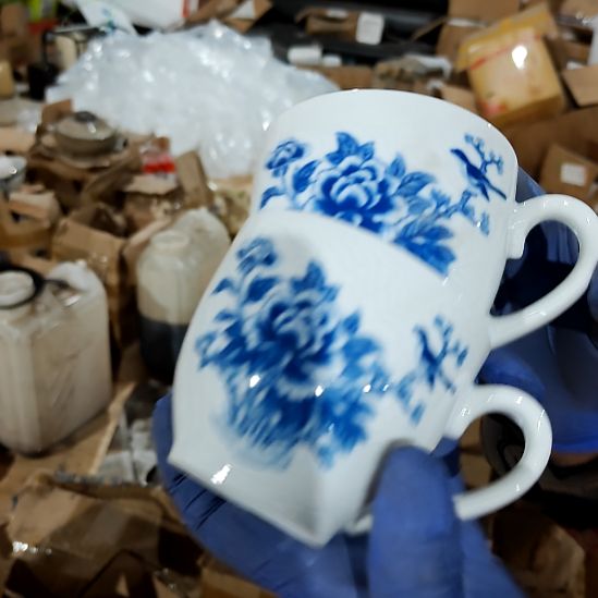瓷片陶瓷盘子碗啥都有