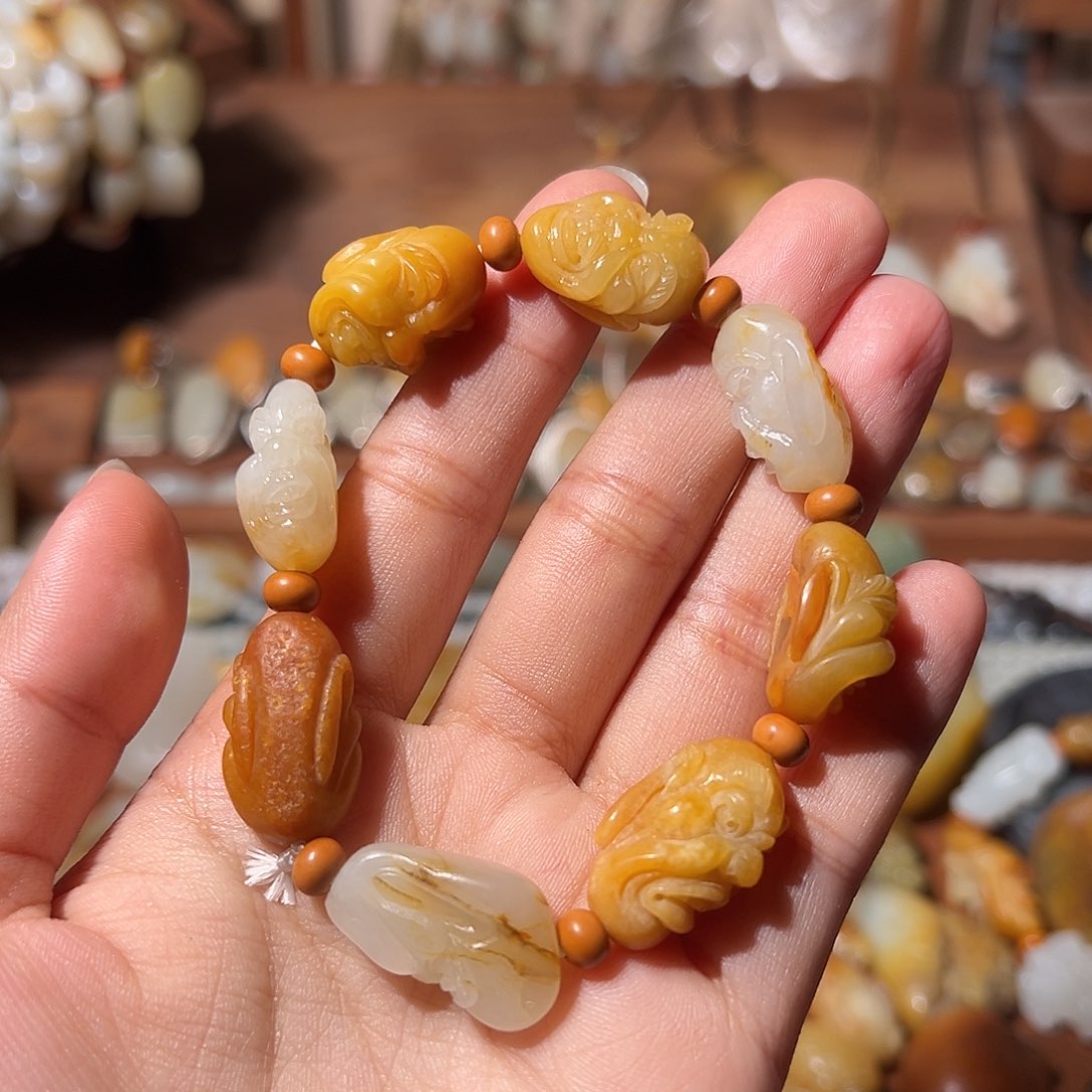 和田玉颈饰未镶嵌