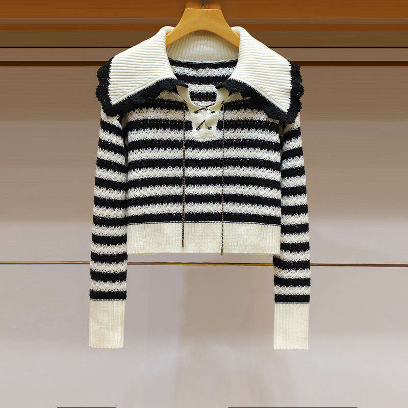 2024秋冬季新款时尚抽绳黑白条纹撞色钩花海军黑白条纹抽绳针织女