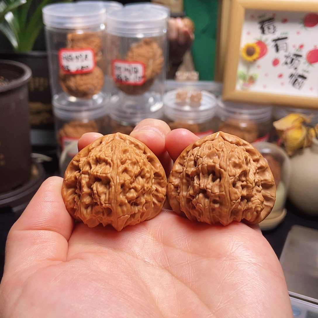 文玩核桃吊坠41三角白浅修精打底