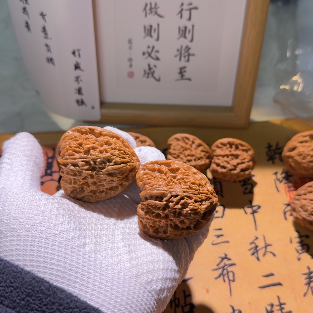 吊坠文玩核桃42三角拉丝南疆石