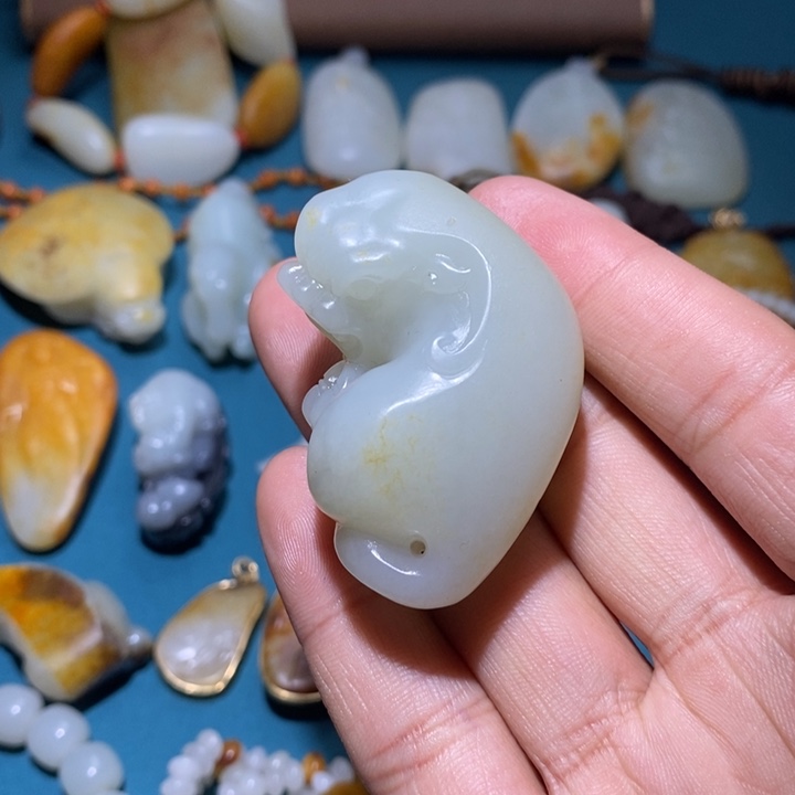 和田玉颈饰未镶嵌