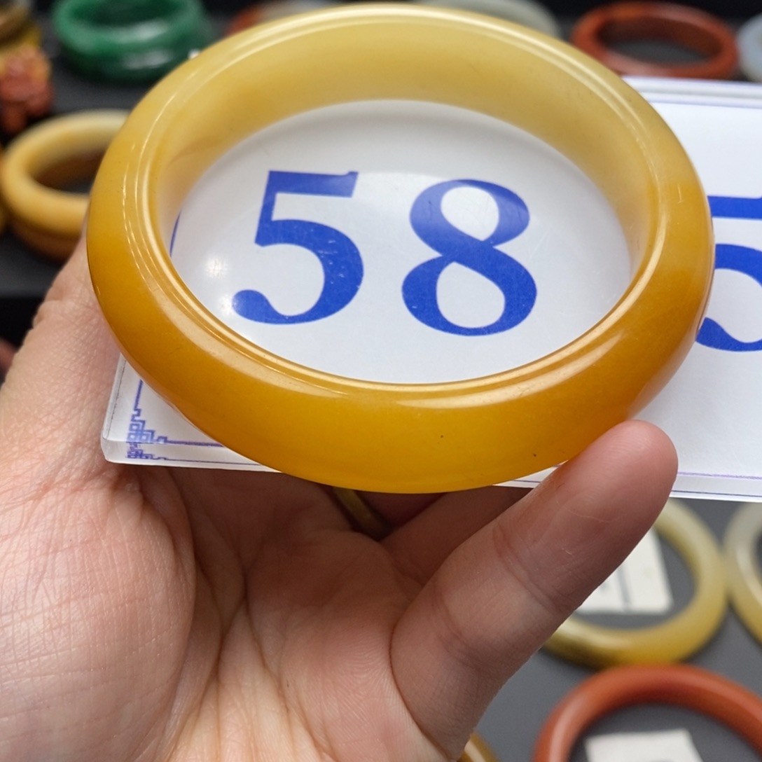 石英质玉（黄龙玉）手镯未镶嵌