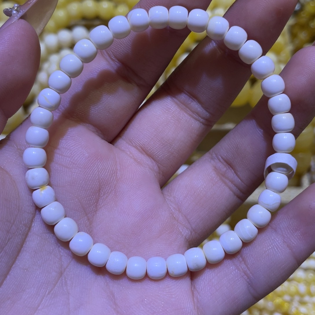 手绳琥珀未镶嵌5.5m