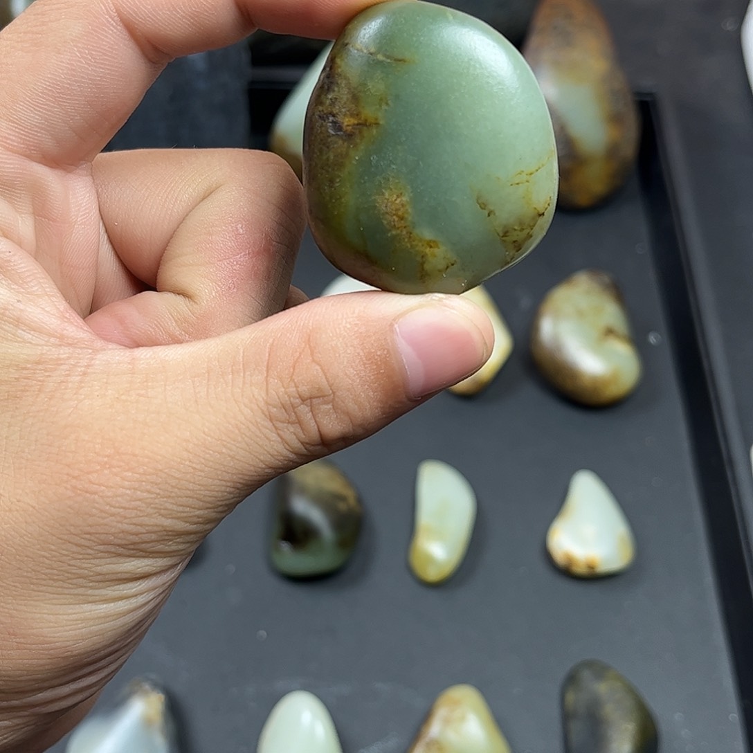 (***)和田玉（糖玉）未镶嵌颈饰