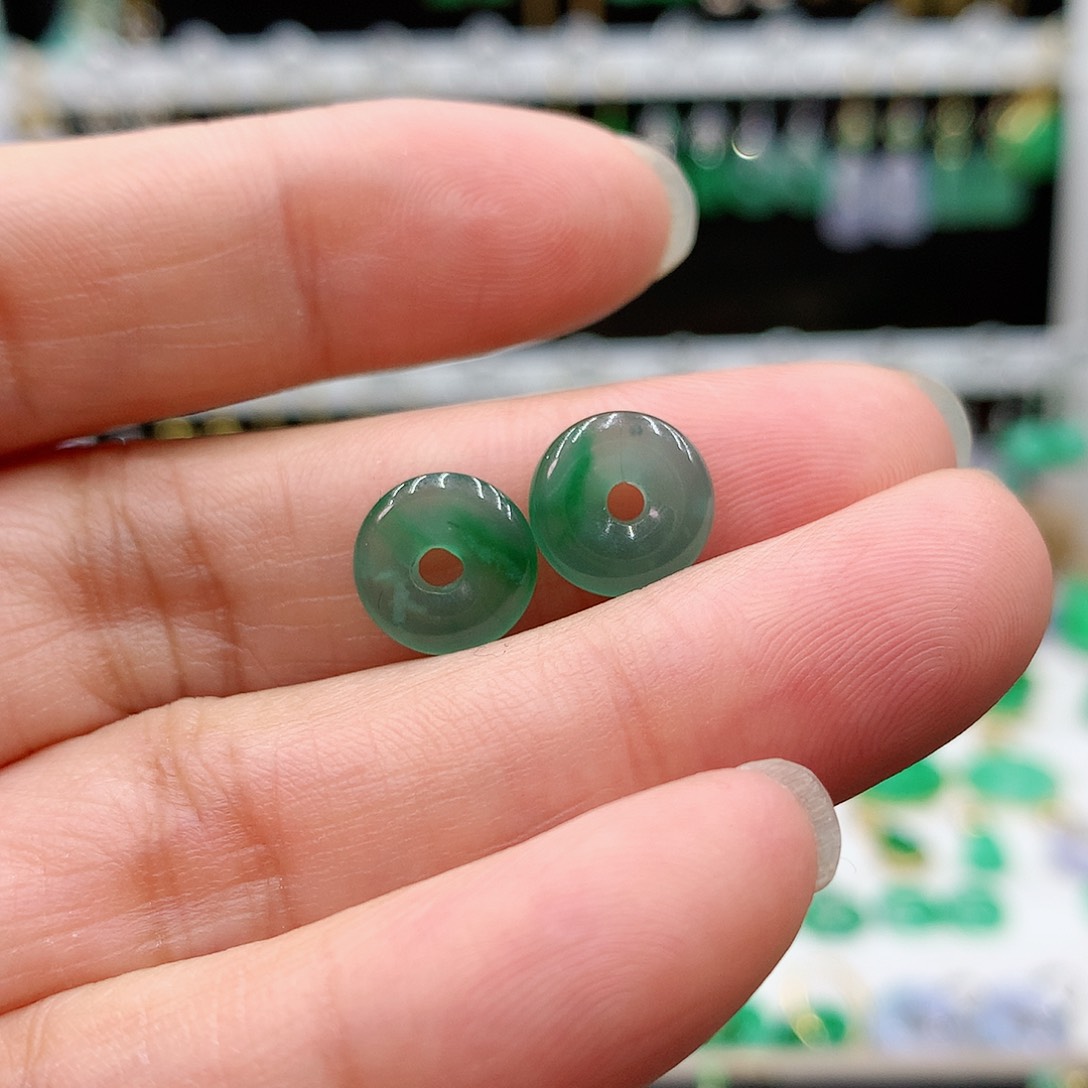 翡翠耳饰未镶嵌用****9